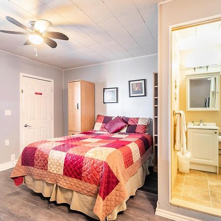 Bayside Cottage Rentals Port Rowan エクステリア 写真