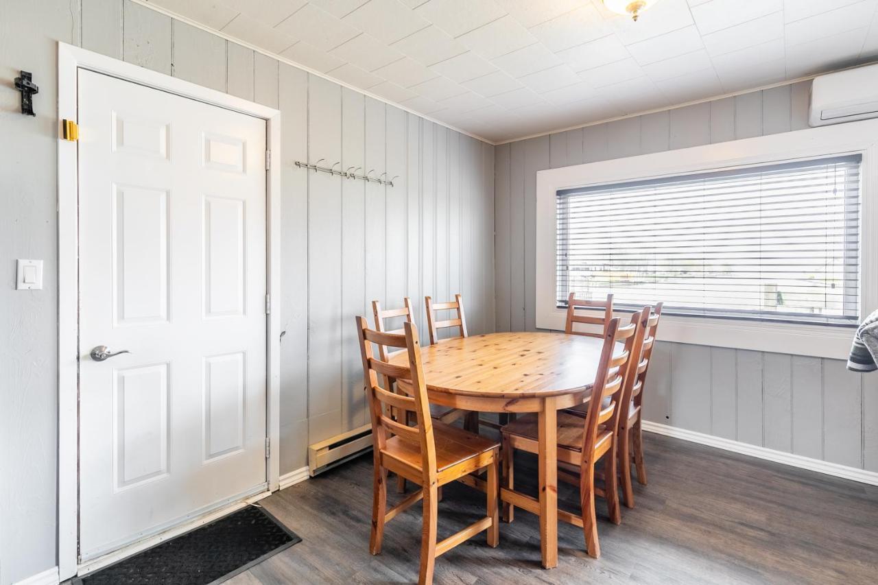 Bayside Cottage Rentals Port Rowan エクステリア 写真
