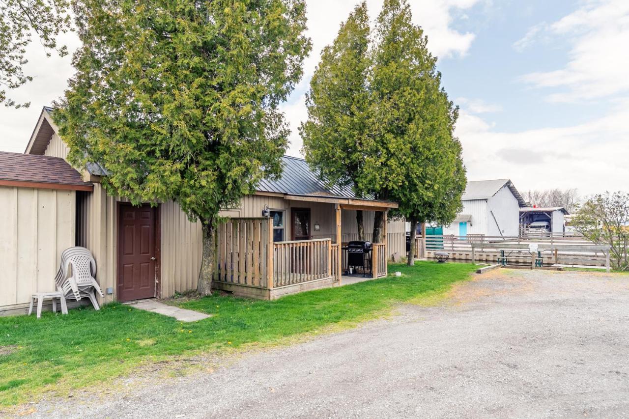 Bayside Cottage Rentals Port Rowan エクステリア 写真