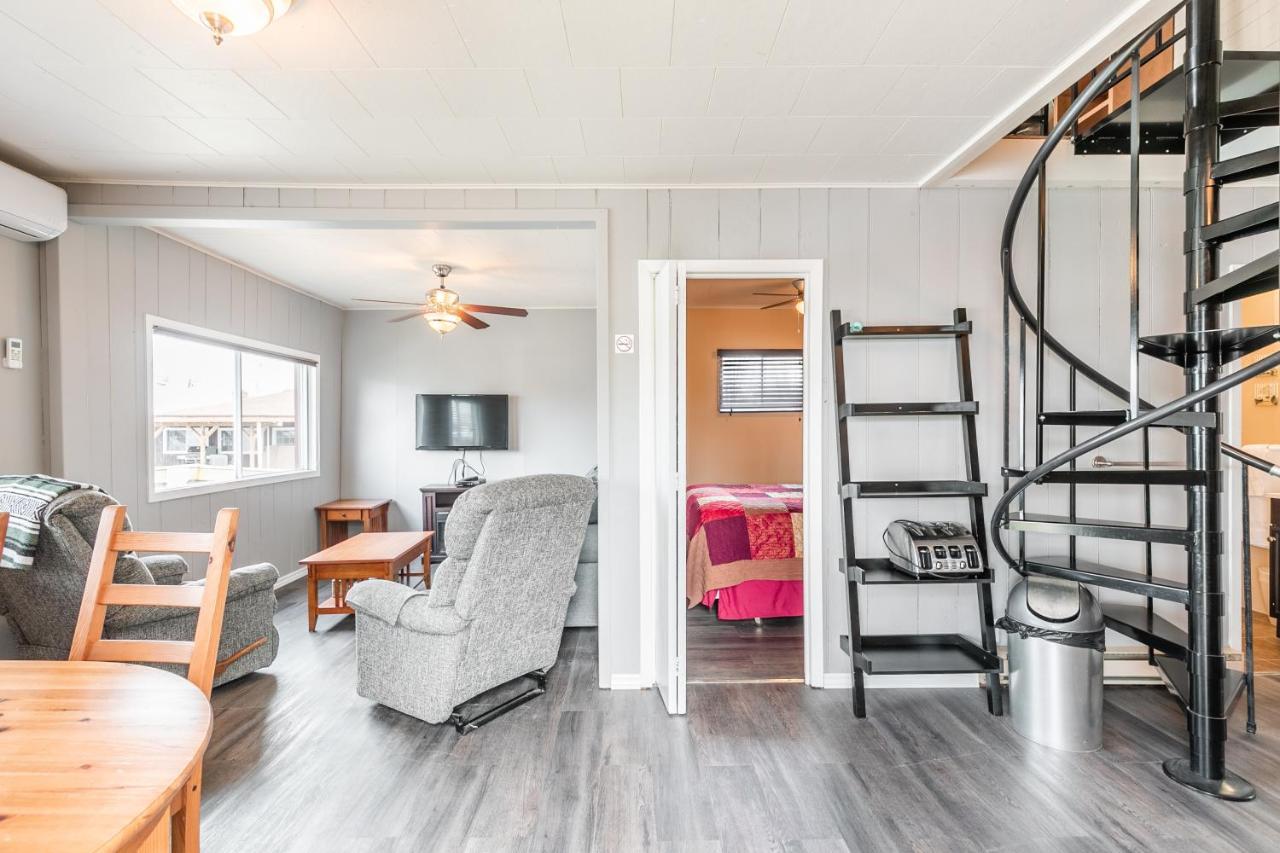 Bayside Cottage Rentals Port Rowan エクステリア 写真