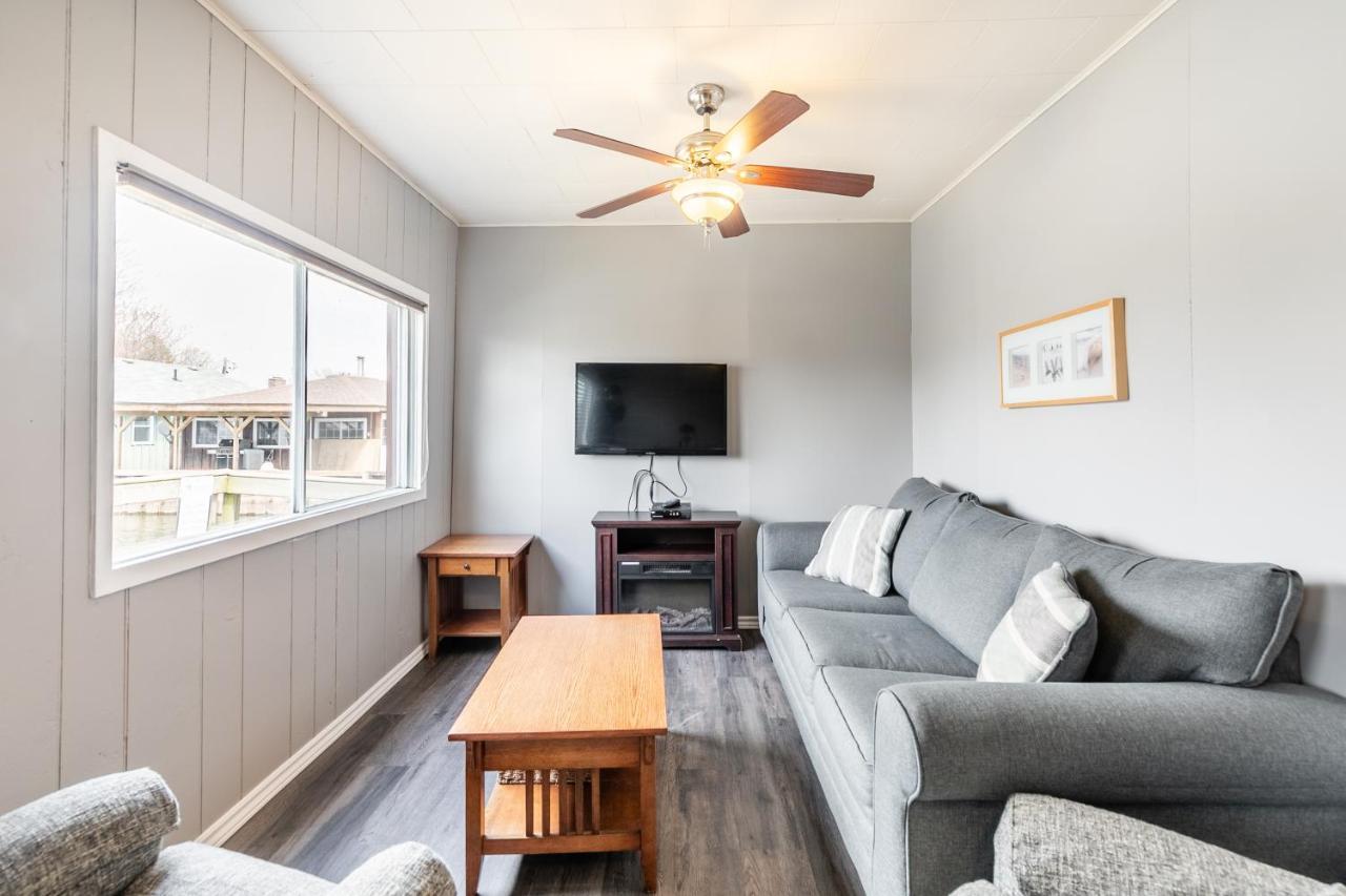 Bayside Cottage Rentals Port Rowan エクステリア 写真