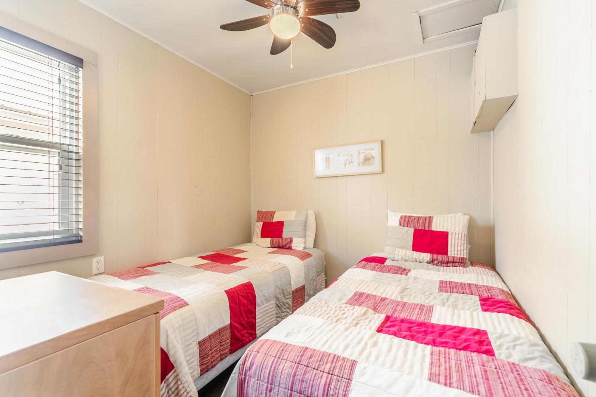 Bayside Cottage Rentals Port Rowan エクステリア 写真