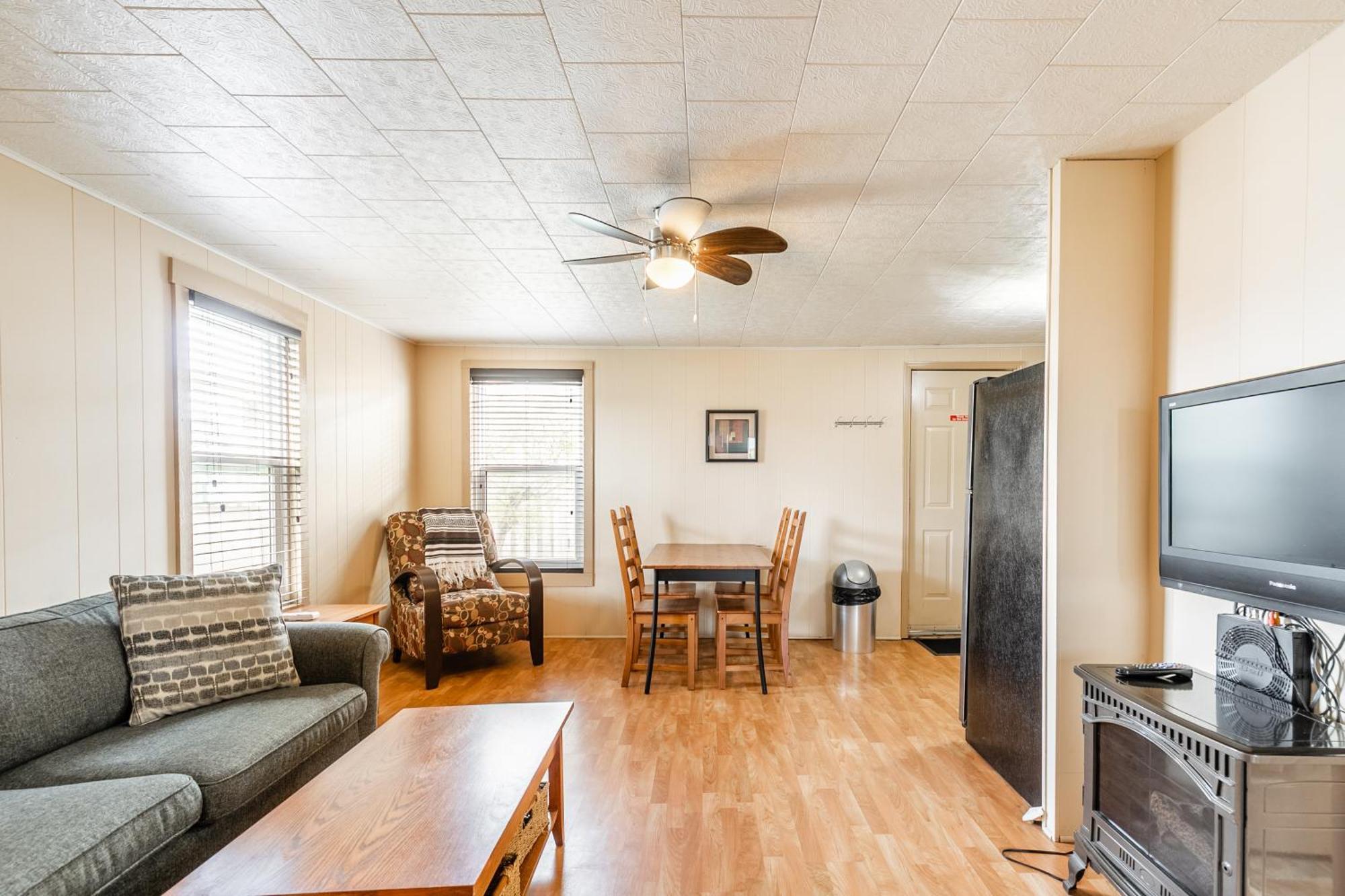 Bayside Cottage Rentals Port Rowan エクステリア 写真