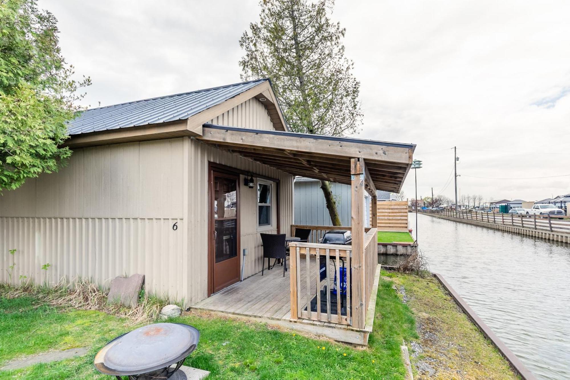 Bayside Cottage Rentals Port Rowan エクステリア 写真